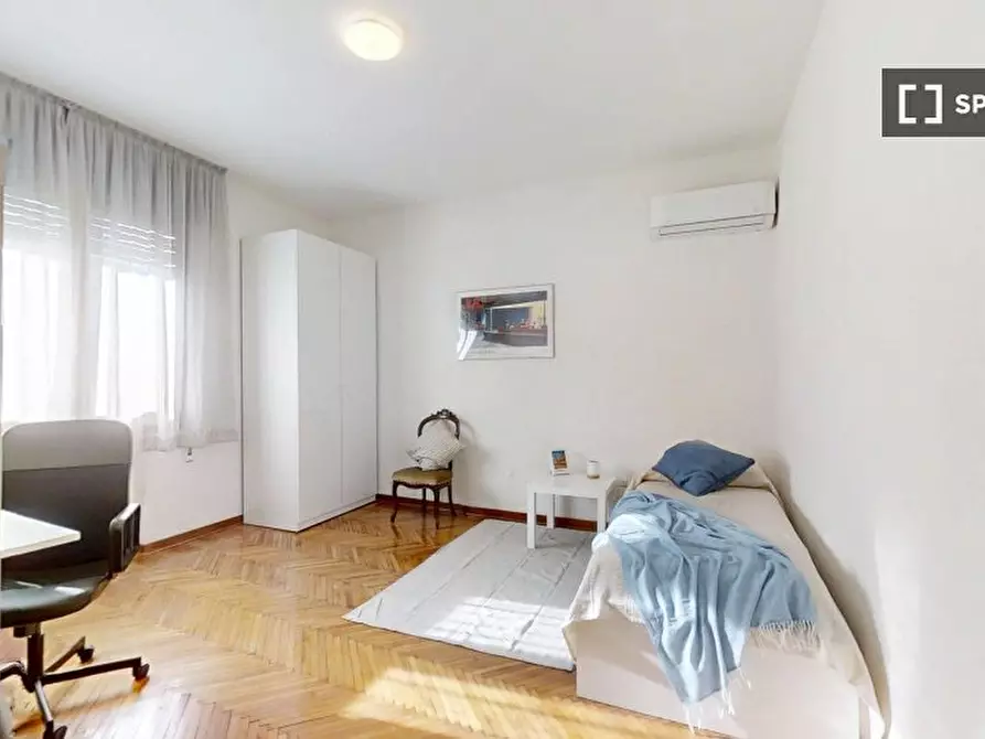 Immagine 2 di Camera condivisa in affitto  in VIA CERNAIA a Padova