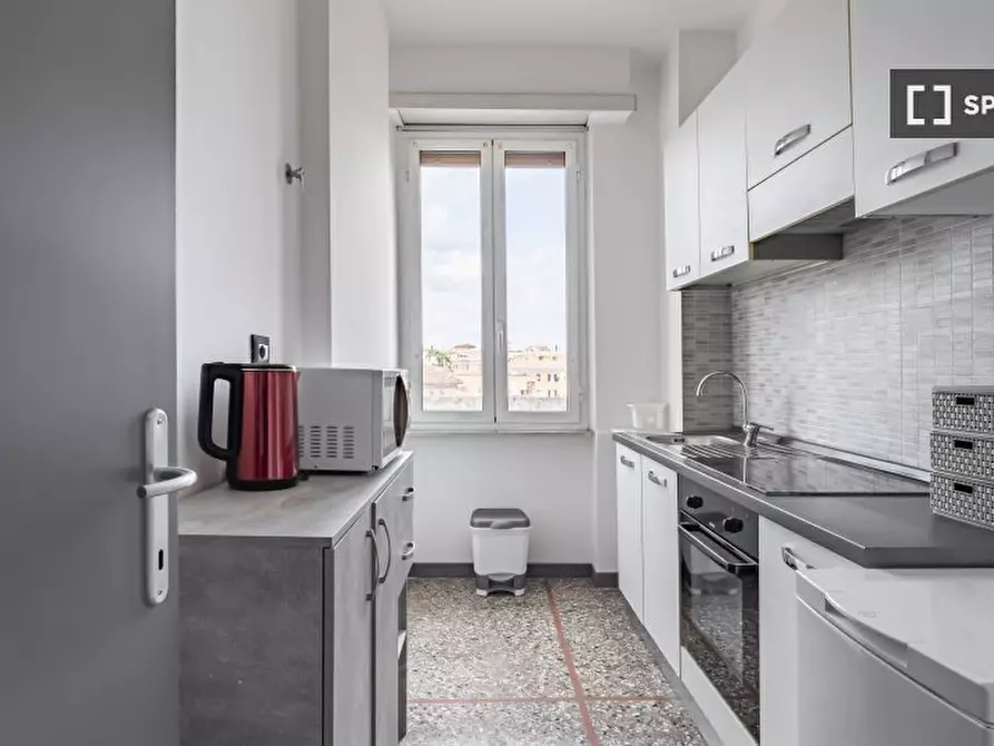 Immagine 1 di Appartamento in affitto  in Via Taranto a Roma