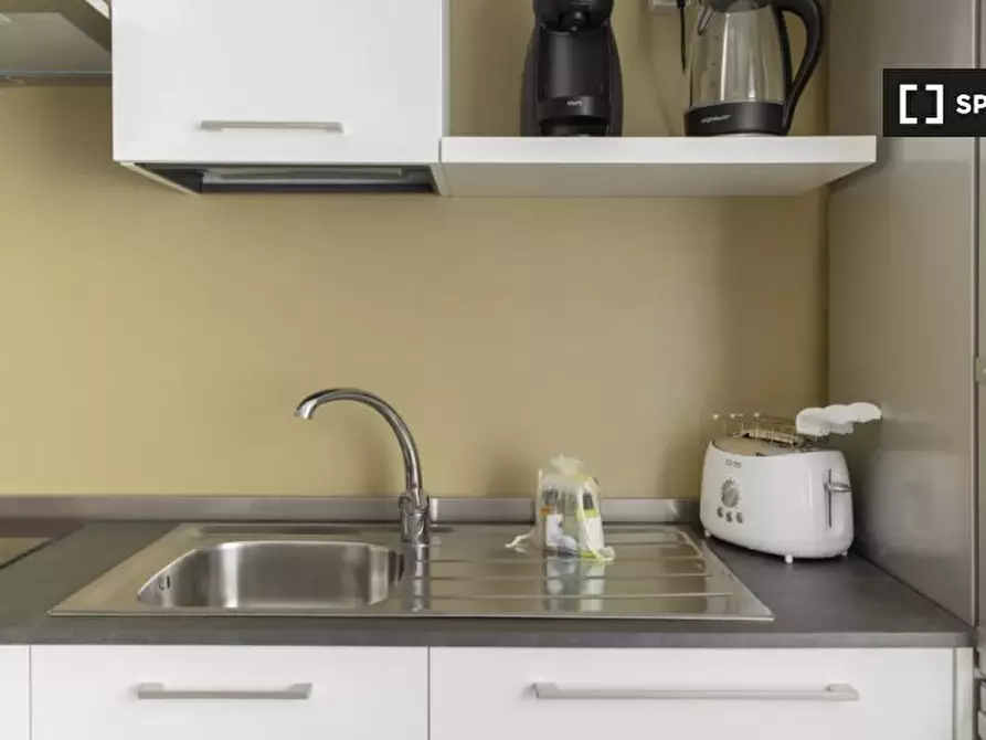 Immagine 5 di Appartamento in affitto  in Via Cairoli a Bologna