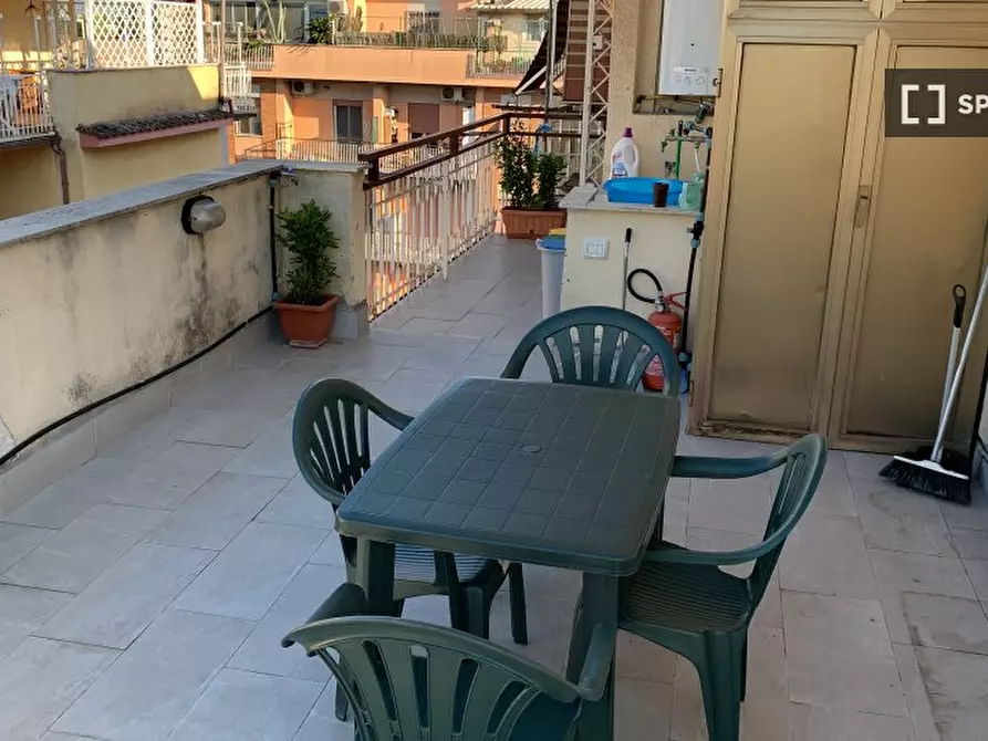 Immagine 4 di Camera condivisa in affitto  in Via Adriano Cecioni a Roma