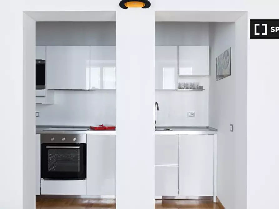 Immagine 10 di Appartamento in affitto  in Via del Boschetto a Roma