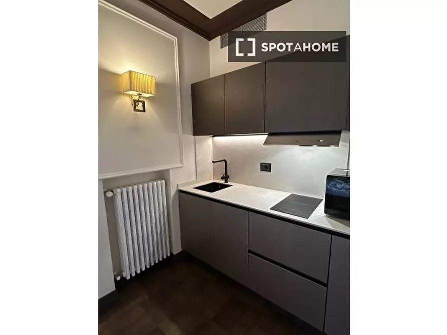 Immagine 2 di Ufficio in affitto  in Via dei Brunelleschi a Firenze
