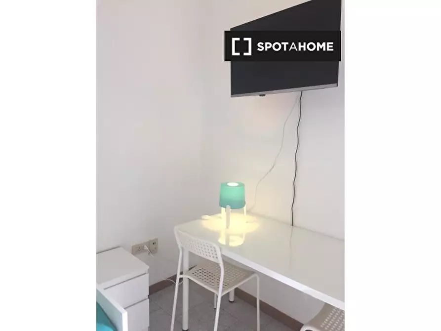 Immagine 4 di Camera condivisa in affitto  in Via Milano a Baranzate