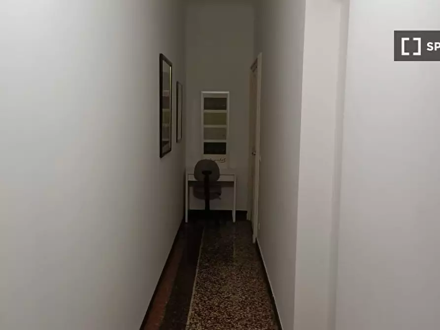 Immagine 10 di Camera condivisa in affitto  in Via Venezia a Genova