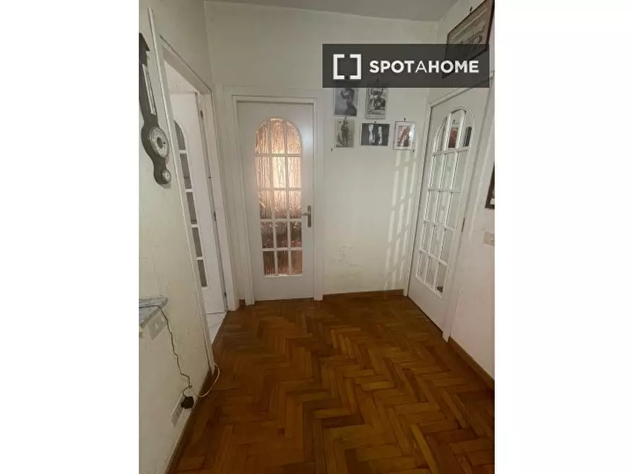 Immagine 18 di Camera condivisa in affitto  in Via Vacuna a Roma