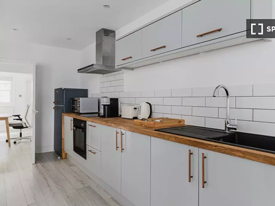 Immagine 7 di Appartamento in affitto  in A Vereker Rd a Hammersmith