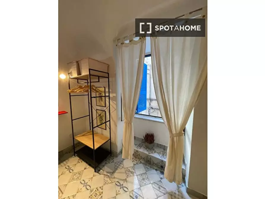 Immagine 14 di Appartamento in affitto  in Vico II Foglie A Santa Chiara a Napoli