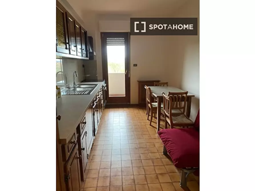 Immagine 11 di Camera condivisa in affitto  in Via Fausto Gullo a Roma