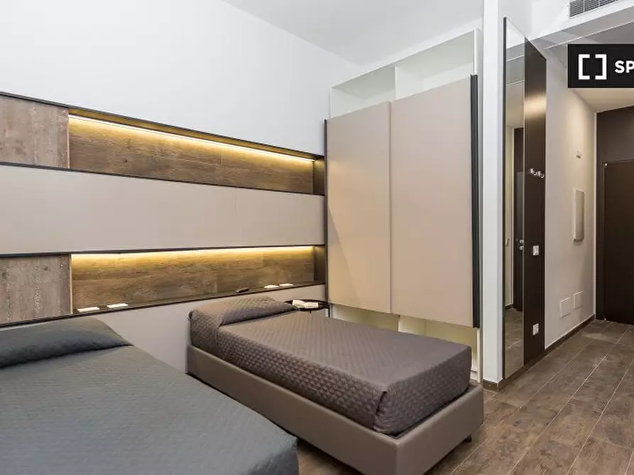 Immagine 3 di Ufficio in affitto  in Via della Marranella a Roma