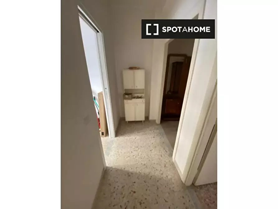 Immagine 11 di Camera condivisa in affitto  in Via Cipro a Roma