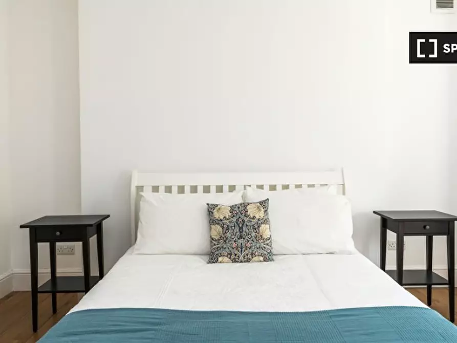 Immagine 6 di Appartamento in affitto  in Garden Flat a Camden Town