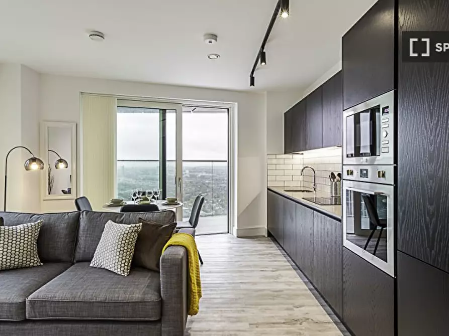 Immagine 8 di Appartamento in affitto  in Icon Tower a Ealing