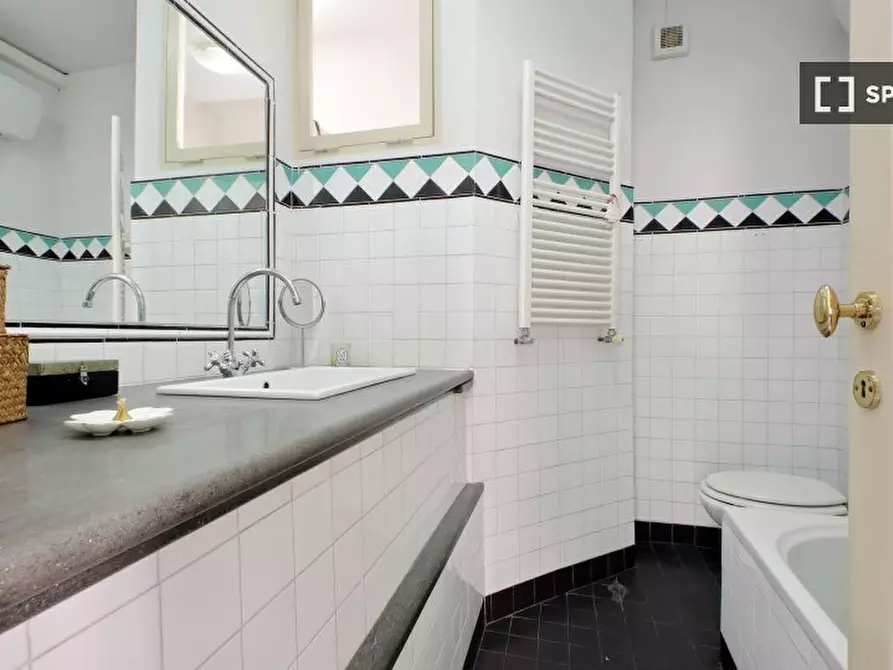 Immagine 14 di Appartamento in affitto  in Via del Portico d'Ottavia a Roma