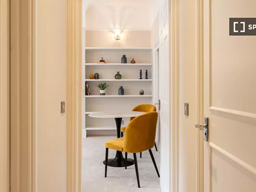 Immagine 12 di Appartamento in affitto  in flat a Kensington