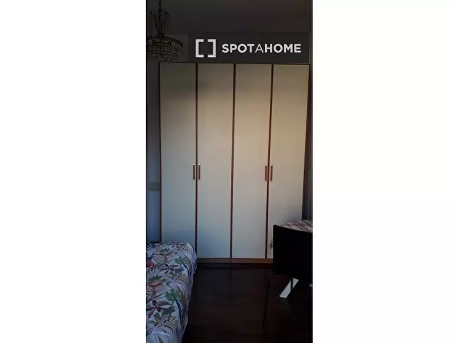 Immagine 9 di Camera condivisa in affitto  in Viale dei Quattro Venti a Roma