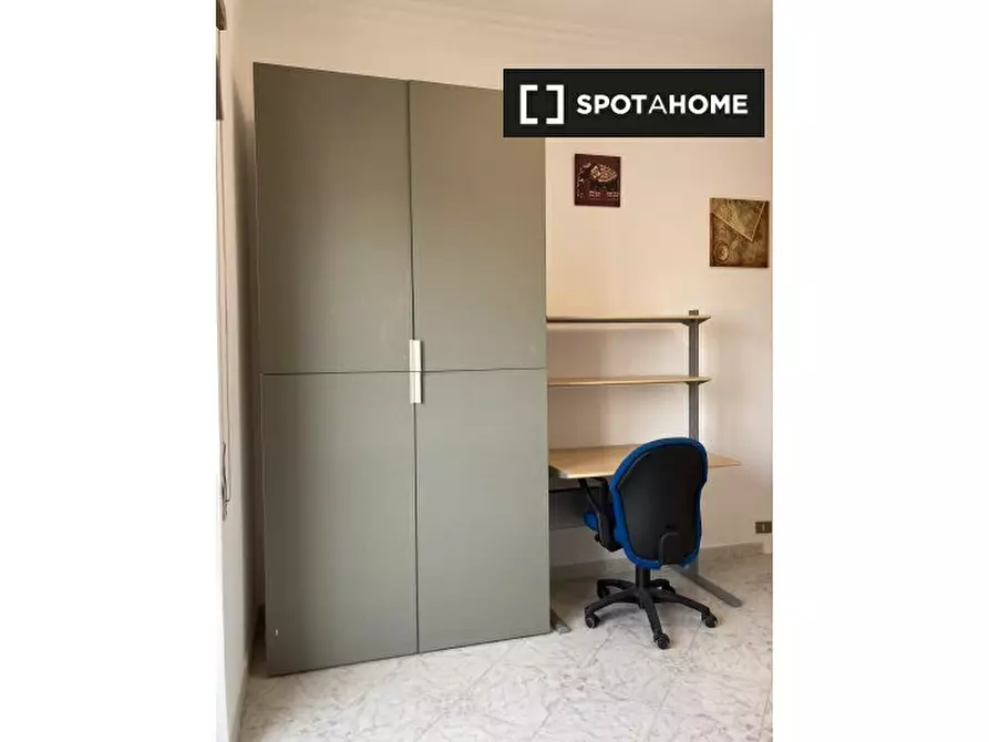 Immagine 3 di Camera condivisa in affitto  in Via Adriano Cecioni a Roma