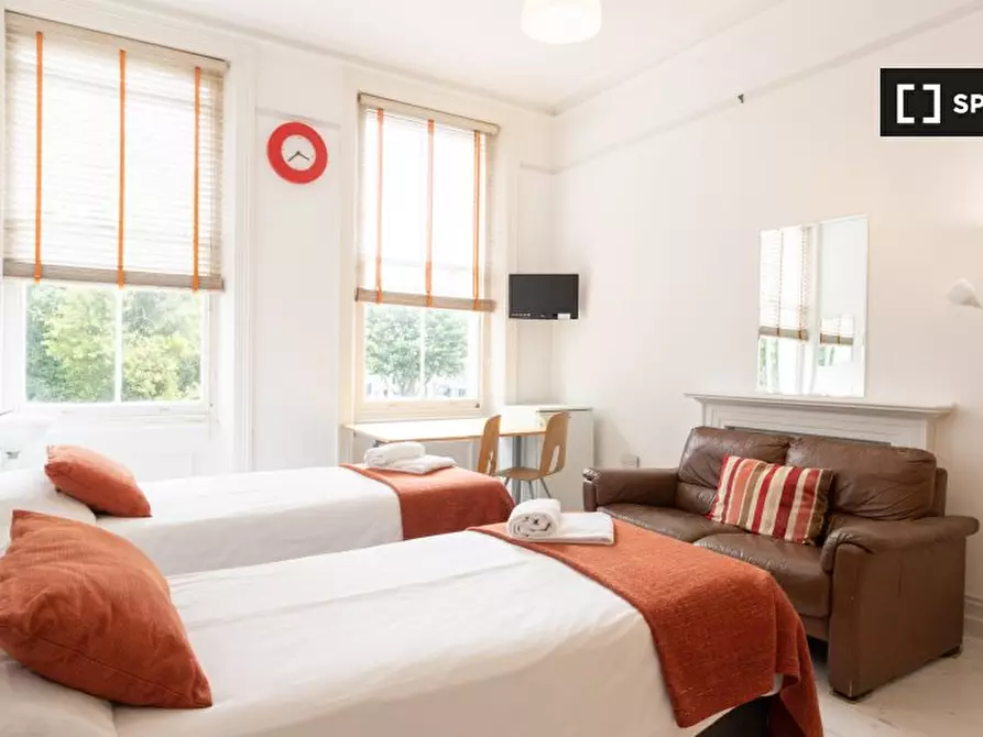 Immagine 11 di Camera condivisa in affitto  in st Floor Apartment a Kensington