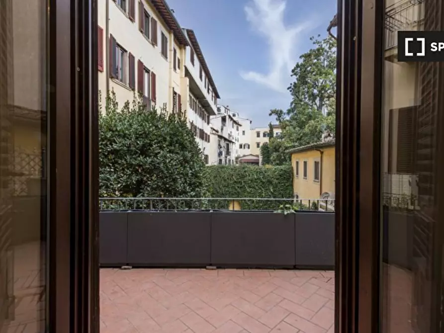 Immagine 12 di Appartamento in affitto  in Via dell' Oriuolo a Firenze