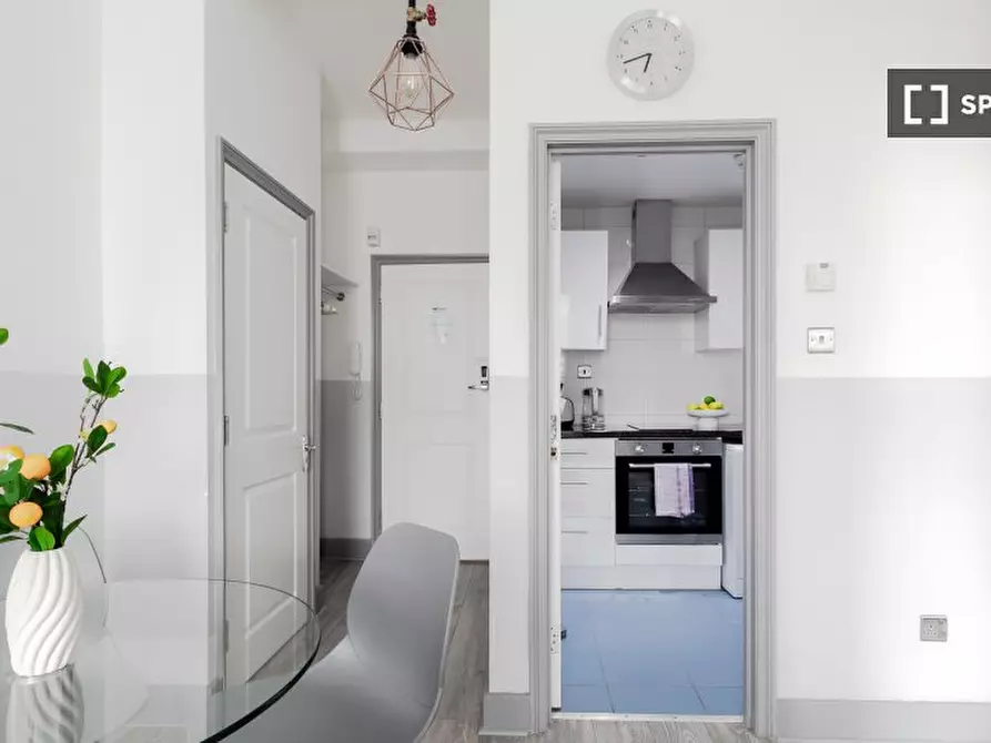 Immagine 10 di Appartamento in affitto  in Apartment a Kensington