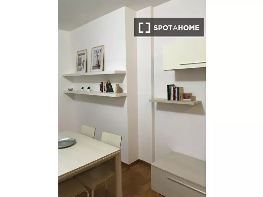 Immagine 2 di Ufficio in affitto  in Via Mario de Renzi a Roma