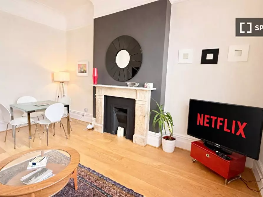 Immagine 2 di Appartamento in affitto  in Sinclair Rd a Hammersmith