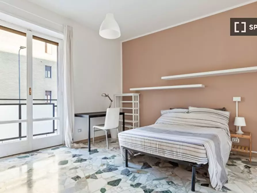 Immagine 2 di Camera condivisa in affitto  in Via Antonio Panizzi a Milano