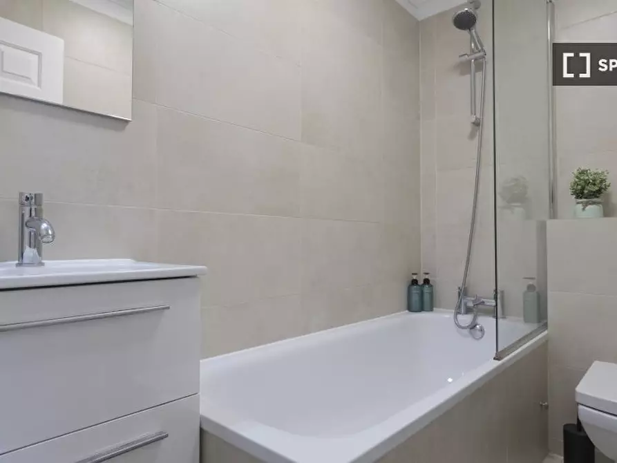 Immagine 2 di Appartamento in affitto  in flat a 