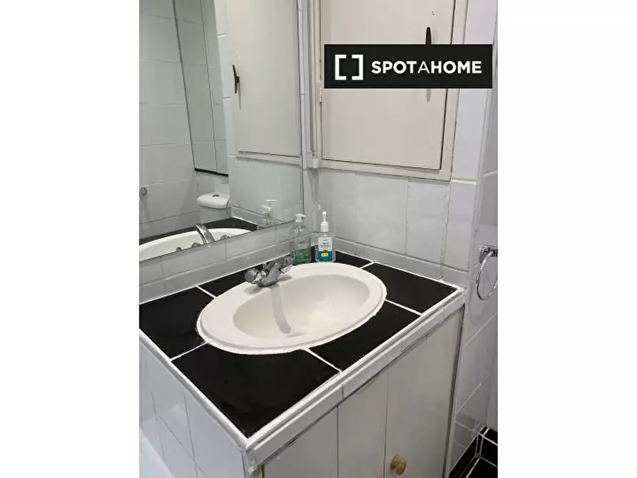 Immagine 3 di Ufficio in affitto  in Broadhurst Gardens a Camden Town