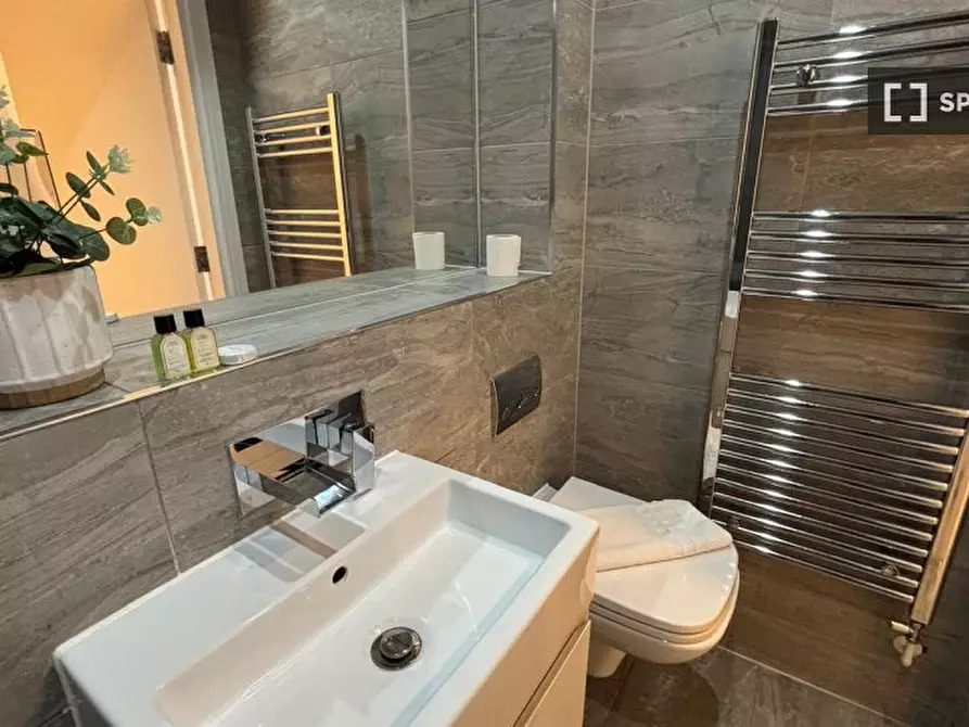 Immagine 9 di Appartamento in affitto  in Bromehead St, Whitechapel, London E1 2PQ, UK a Poplar