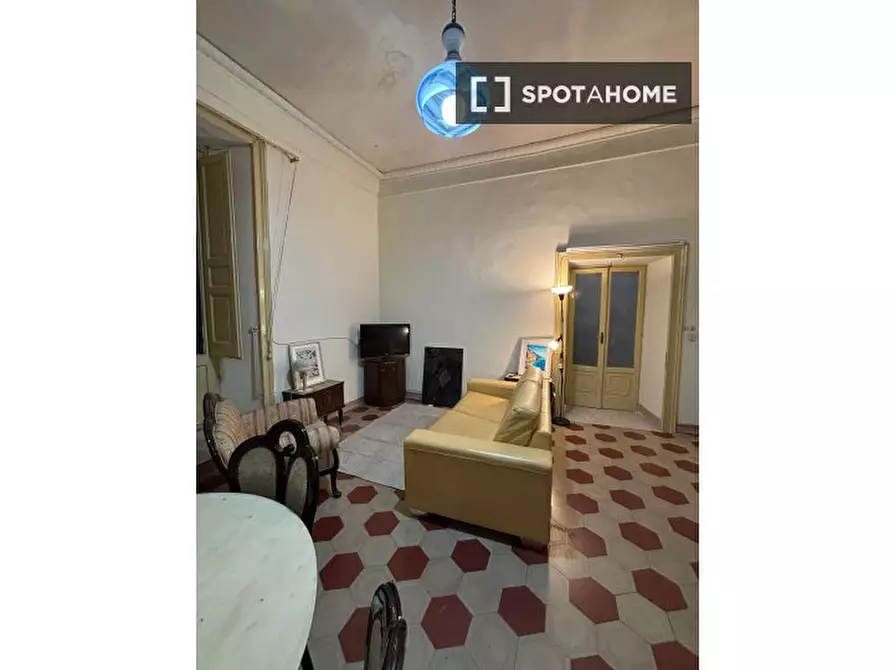 Immagine 12 di Camera condivisa in affitto  in Via Brombeis a Napoli