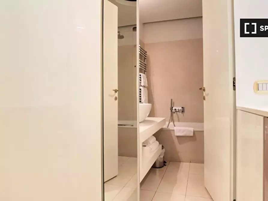 Immagine 15 di Appartamento in affitto  in Via Galvano Fiamma, 20129 Milano MI, Italy a Milano