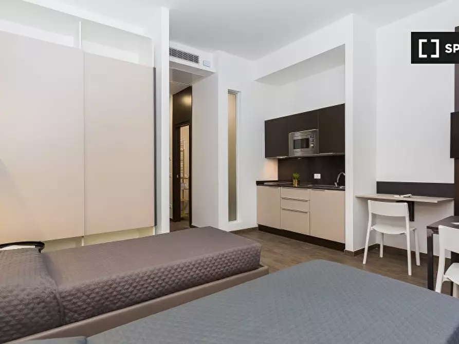 Immagine 5 di Ufficio in affitto  in Via della Marranella a Roma