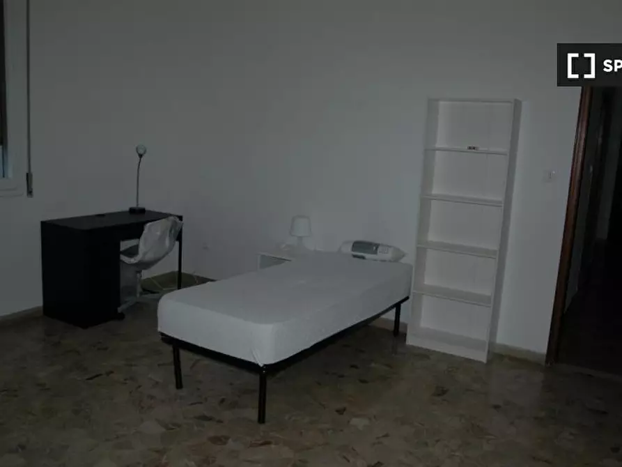 Immagine 16 di Camera condivisa in affitto  in Via Fossolo a Bologna