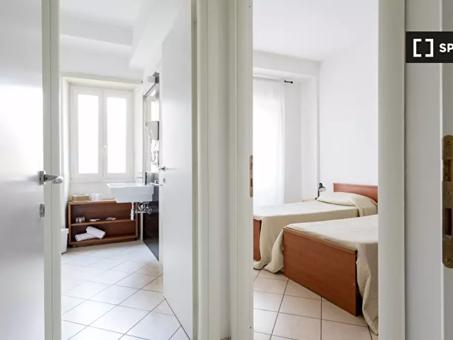 Immagine 13 di Camera condivisa in affitto  in Via Ugolino Cavalcabò a Roma