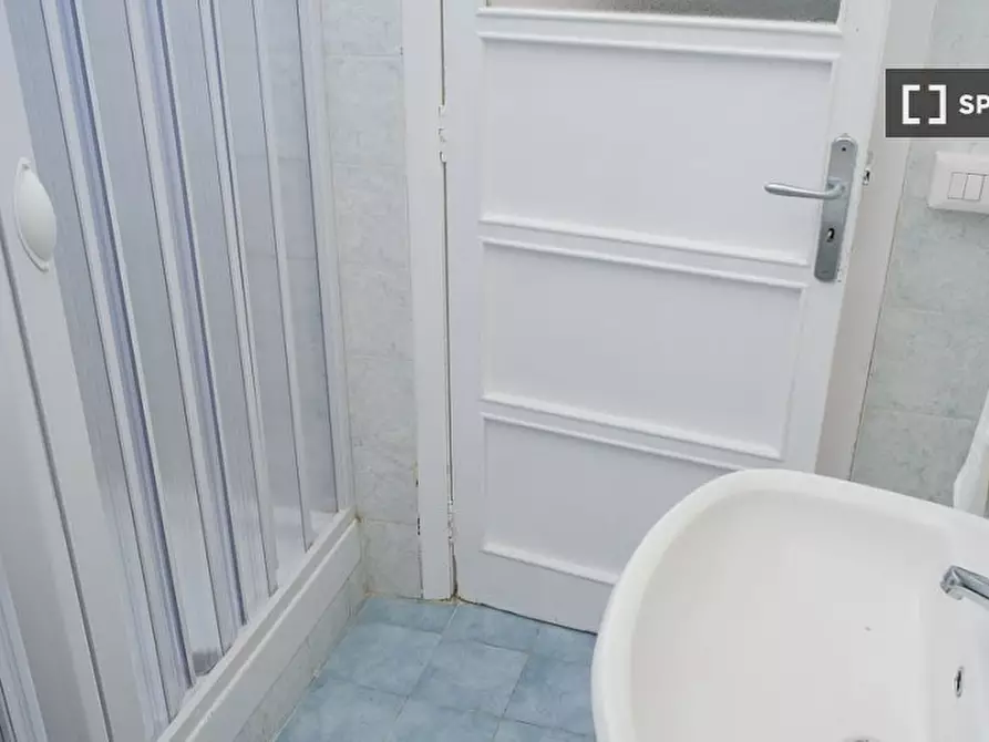 Immagine 10 di Camera condivisa in affitto  in Via Francesco Saverio Correra int. 15 a Napoli