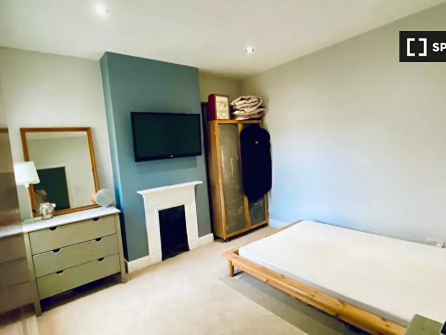 Immagine 1 di Camera condivisa in affitto  in Villiers Rd a Kingston Upon Thames