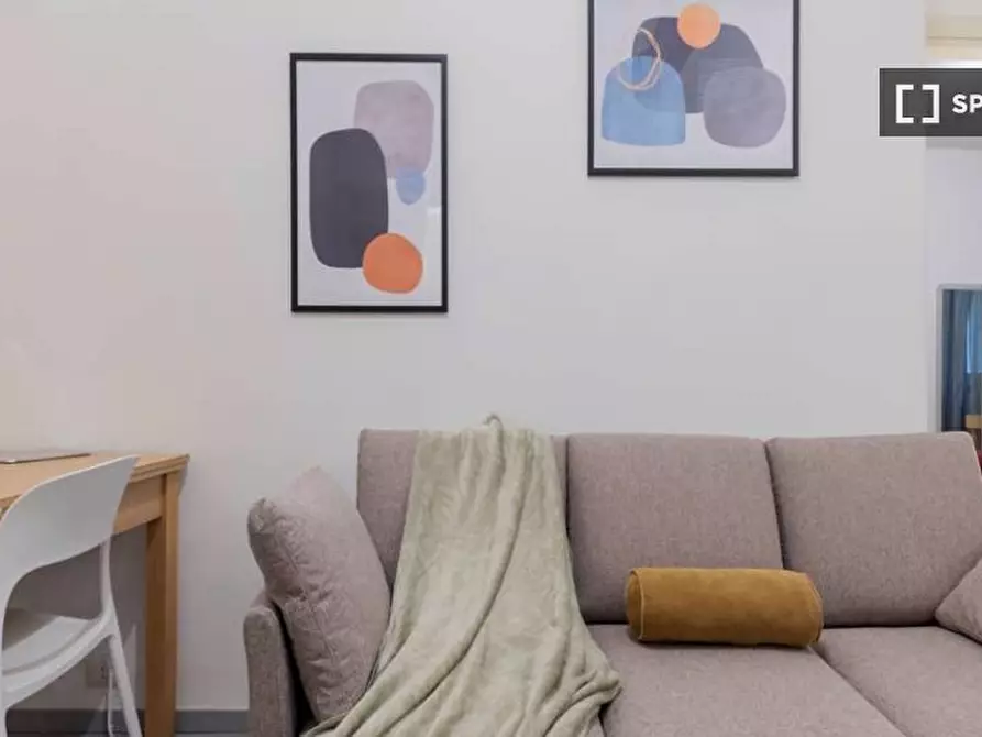 Immagine 17 di Camera condivisa in affitto  in Via Benaco a Roma