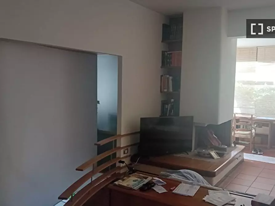 Immagine 4 di Camera condivisa in affitto  in Via Cratete di Mallo a Roma