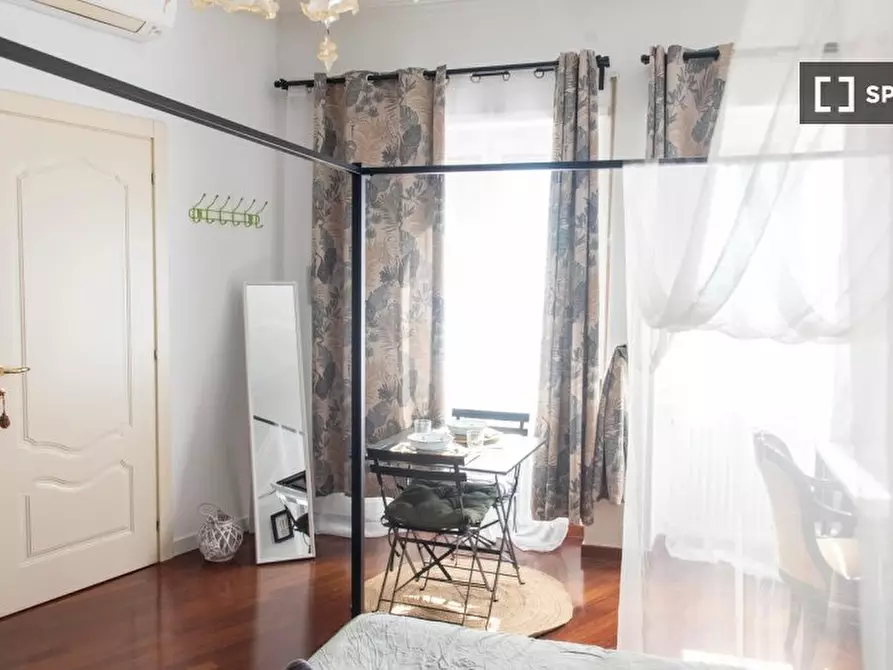 Immagine 4 di Camera condivisa in affitto  in Via Mario Musco a Roma