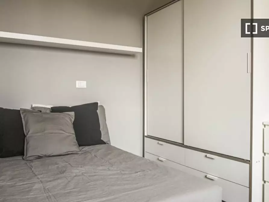 Immagine 4 di Camera condivisa in affitto  in Piazza Umanitaria a Milano