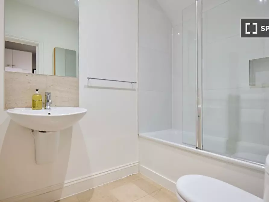 Immagine 16 di Appartamento in affitto  in Santos Road a Wandsworth