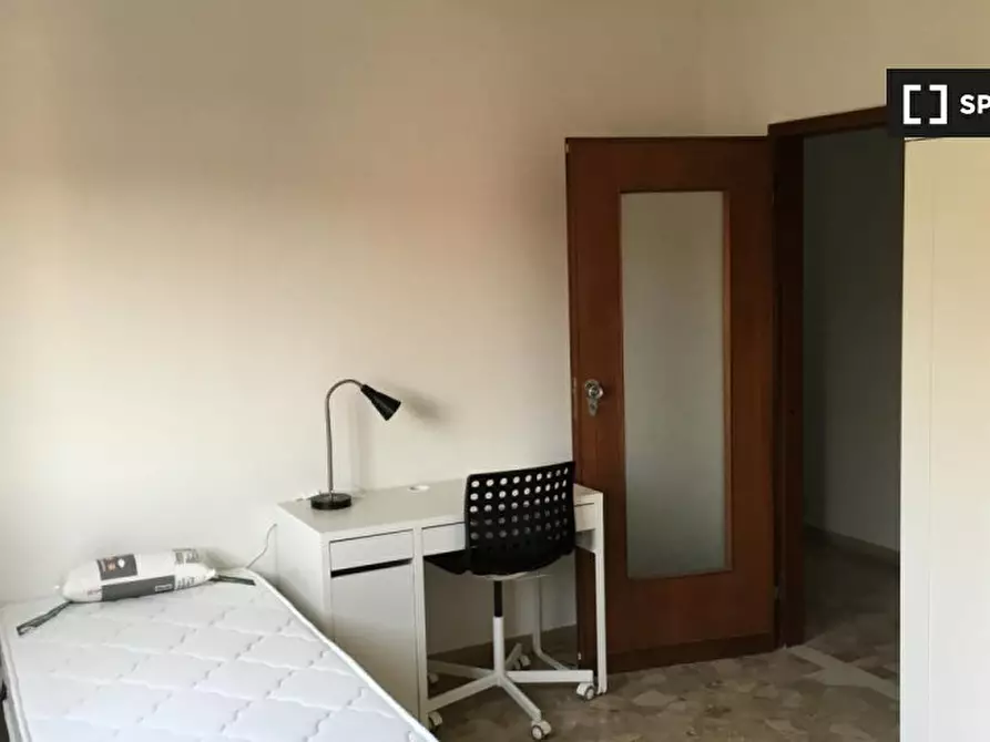Immagine 4 di Camera condivisa in affitto  in Via Fossolo a Bologna