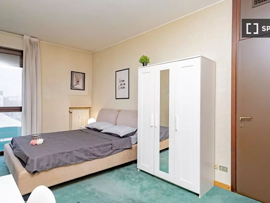 Immagine 3 di Camera condivisa in affitto  in Via Francesco Caracciolo a Milano