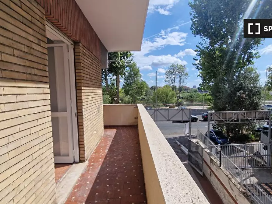 Immagine 18 di Camera condivisa in affitto  in Lungotevere di Pietra Papa a Roma