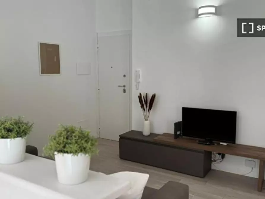 Immagine 1 di Appartamento in affitto  in Via dei Torriani a Roma