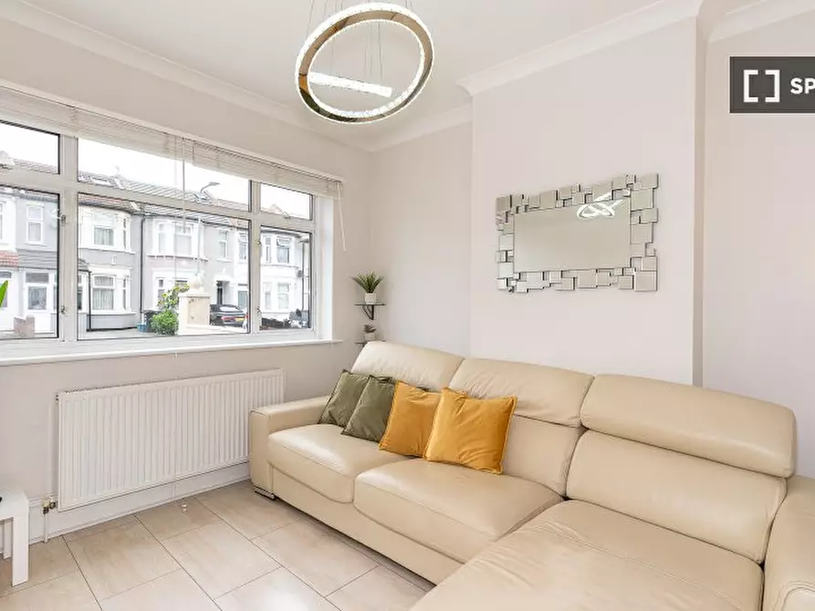 Immagine 7 di Appartamento in affitto  in Norman Rd a Ilford