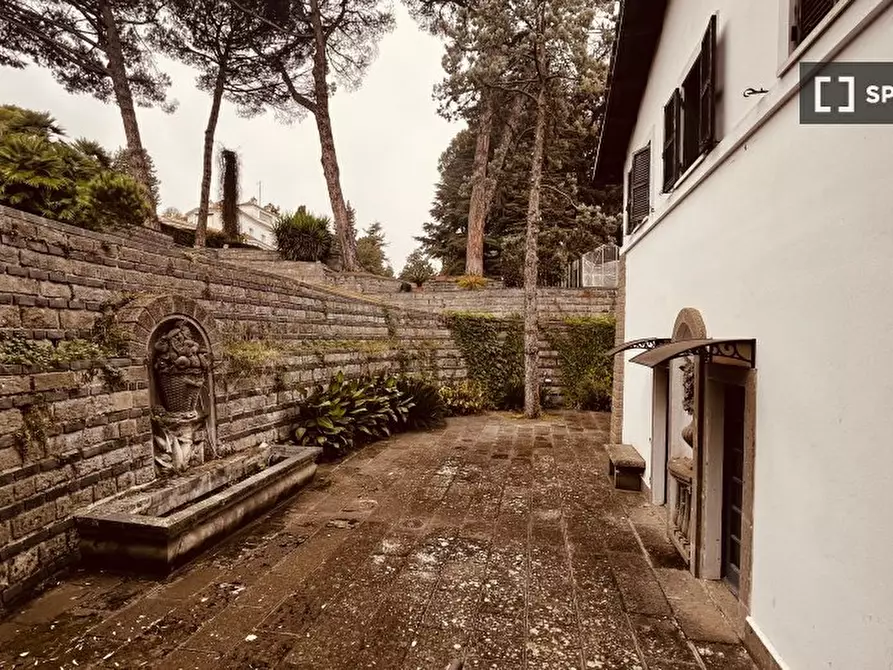 Immagine 11 di Camera condivisa in affitto  in Via della Camilluccia a Roma