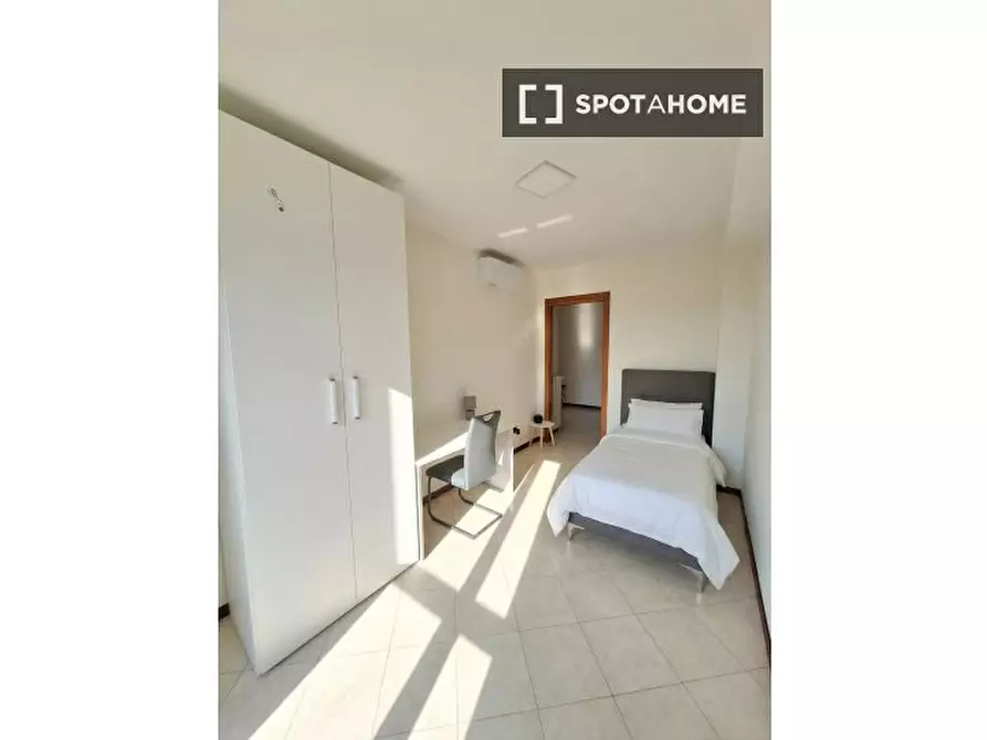 Immagine 12 di Appartamento in affitto  in Via Barona a Milano