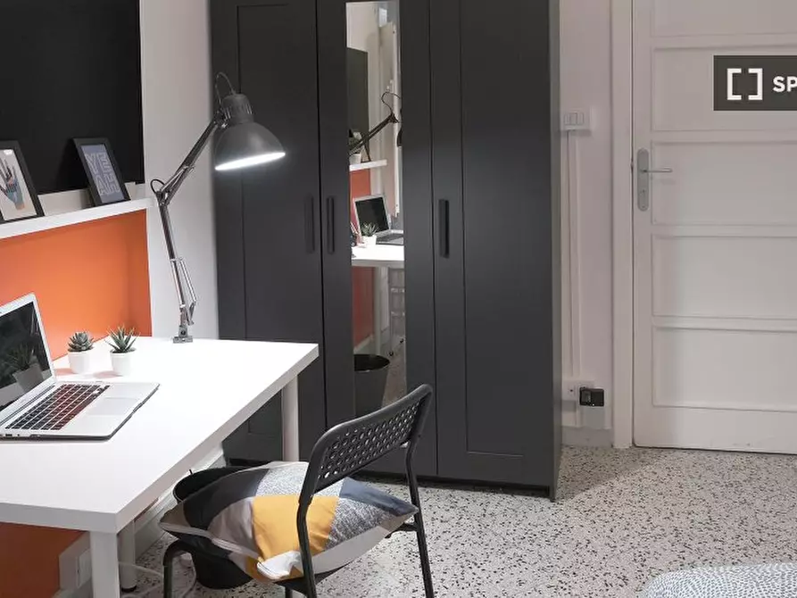 Immagine 3 di Camera condivisa in affitto  in Vico Campane a Donnalbina n. a Napoli