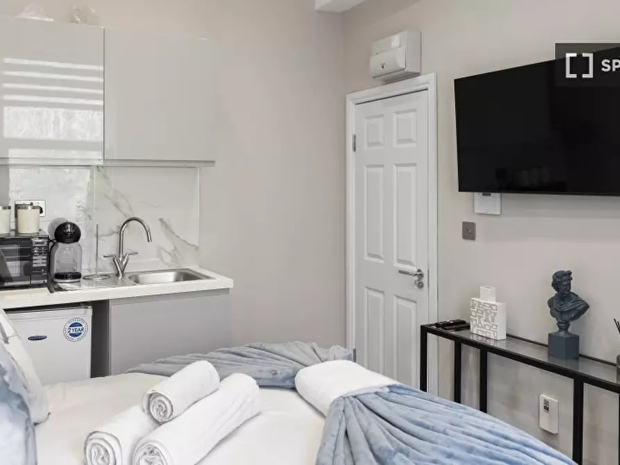 Immagine 5 di Ufficio in affitto  in flat a Tottenham
